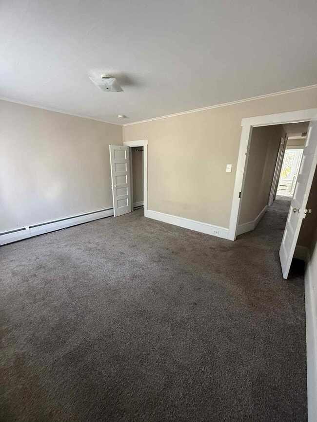 Building Photo - 522 E 4th St