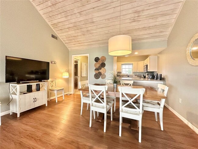 Building Photo - 1096 Villa Ln