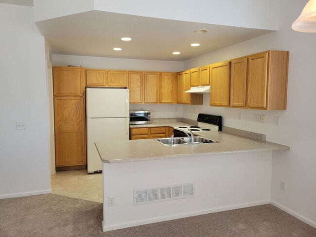 Building Photo - 14392 Woodrock Path