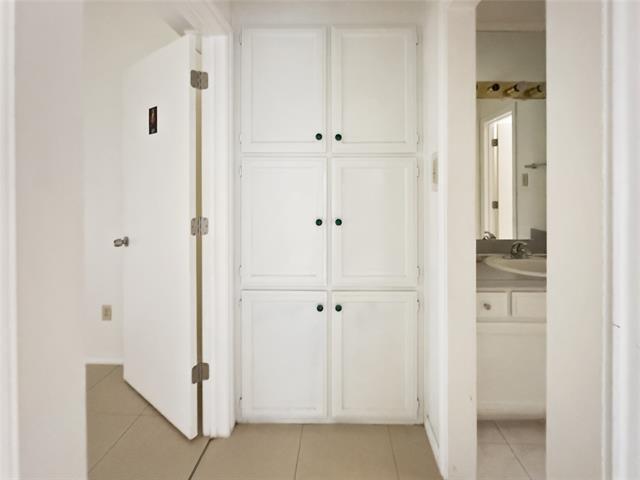 Building Photo - 1106 Hollis St