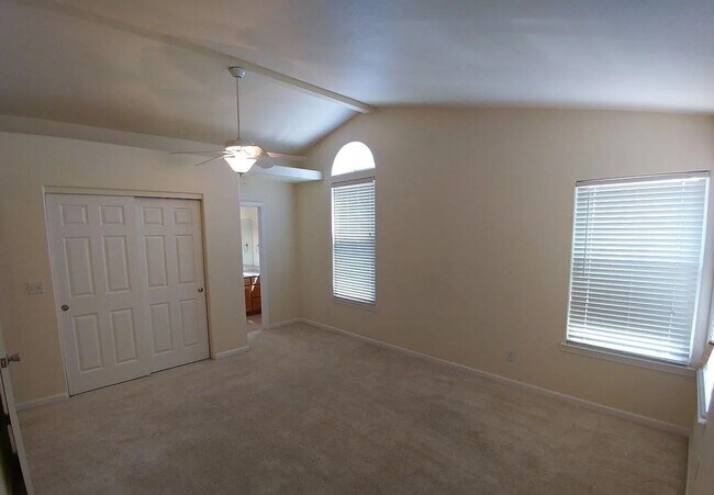 Building Photo - LARGE 3 BED 3 BATH HOUSE IN LAKE CALIFORNIA