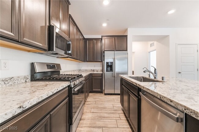 Building Photo - 20 Barbara Ln