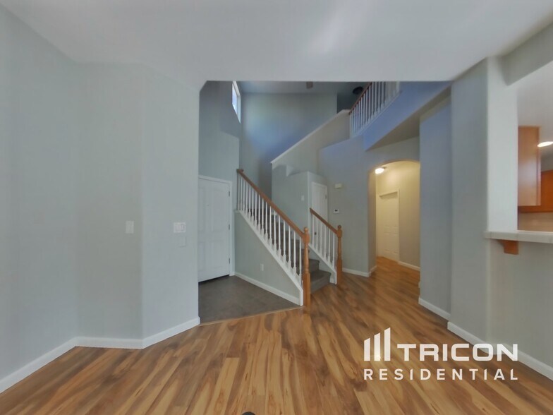 Building Photo - 2108 San Remo Dr