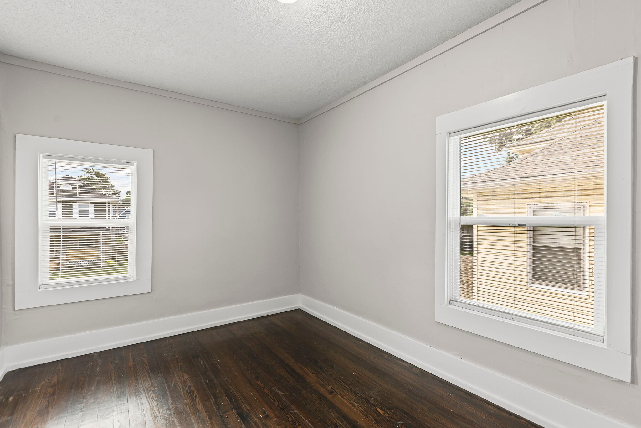 Building Photo - 336 N Hardesty Ave