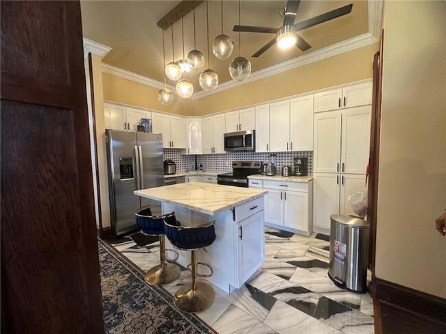 Building Photo - 5611 Rickert Dr