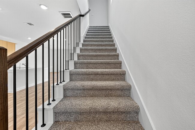 Building Photo - 3518 Blue Mockingbird St