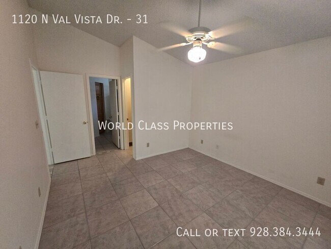 Building Photo - 1120 N Val Vista Dr