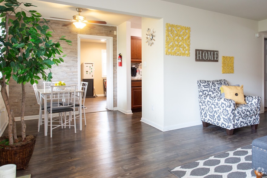 Abbey Arms 2010 Abbey Rd Norfolk VA 23509 Apartment Finder