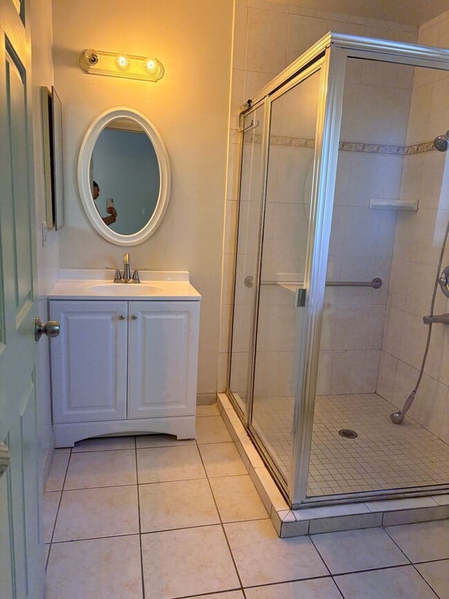 Building Photo - beautiful 4 bedroom 4 baths in West covina. Must see!