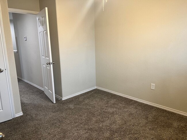 Building Photo - Luxury Two Story  3/2.5 Duplex in Seguin, ...