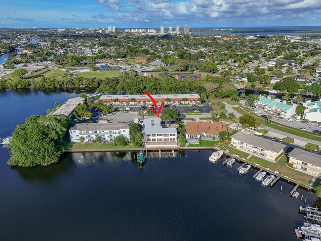 Building Photo - 624 Southwind Cir