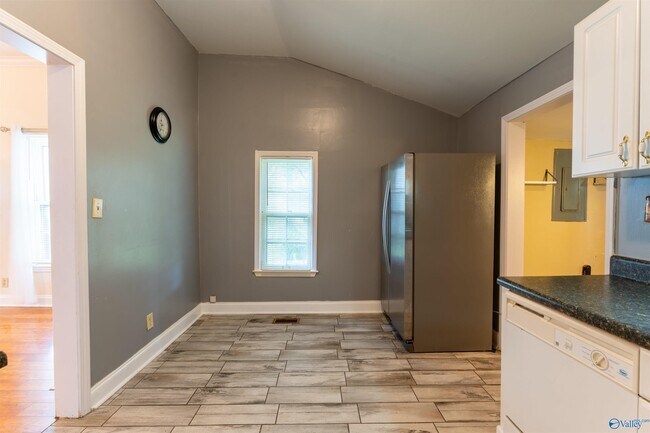 Building Photo - 718 Rison Ave NE