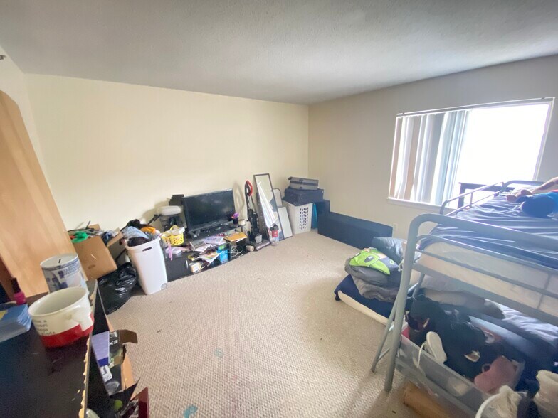 Building Photo - 148 N Beacon St