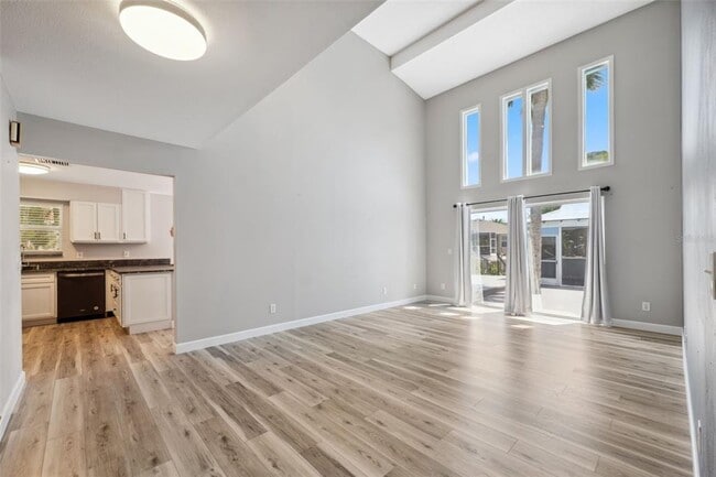 Building Photo - 428 E Klosterman Rd