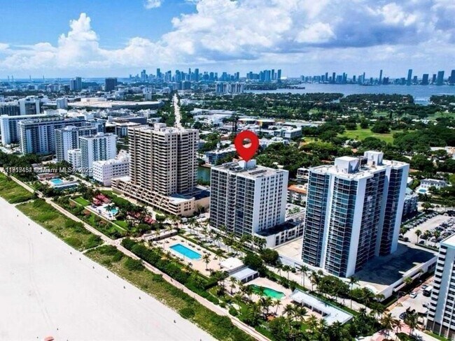 Building Photo - 2625 Collins Ave