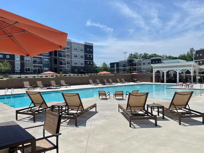 Building Photo - Tuscany con Terrazza | 1 Bed 1 Bath | 773 sf