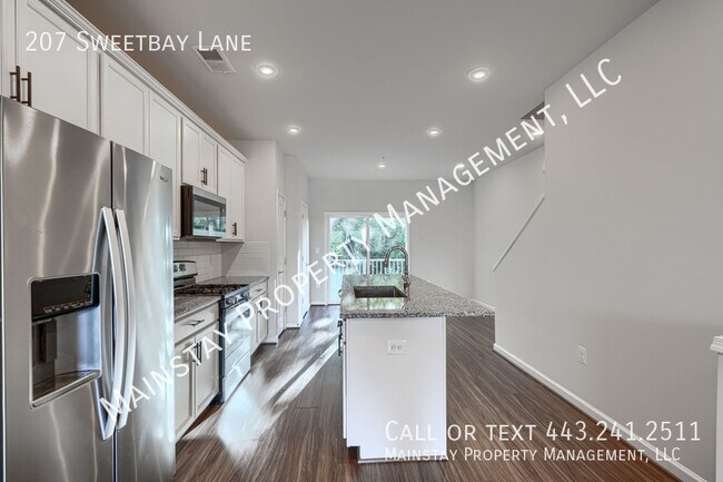 Building Photo - 207 Sweetbay Ln