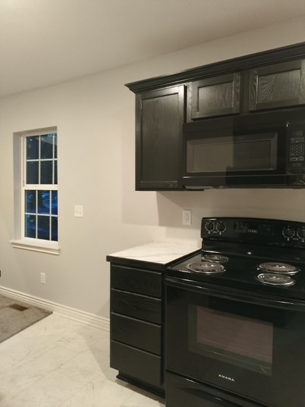 Building Photo - 124 S Green St