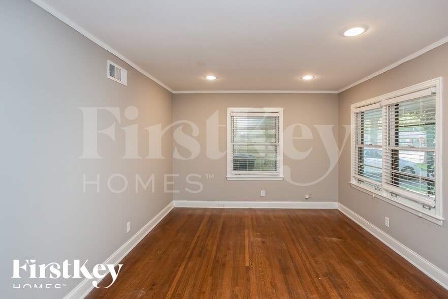 Building Photo - 4549 Leatherwood Ave