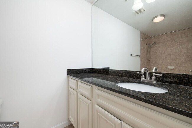 Building Photo - 1468 Briarwood Rd NE