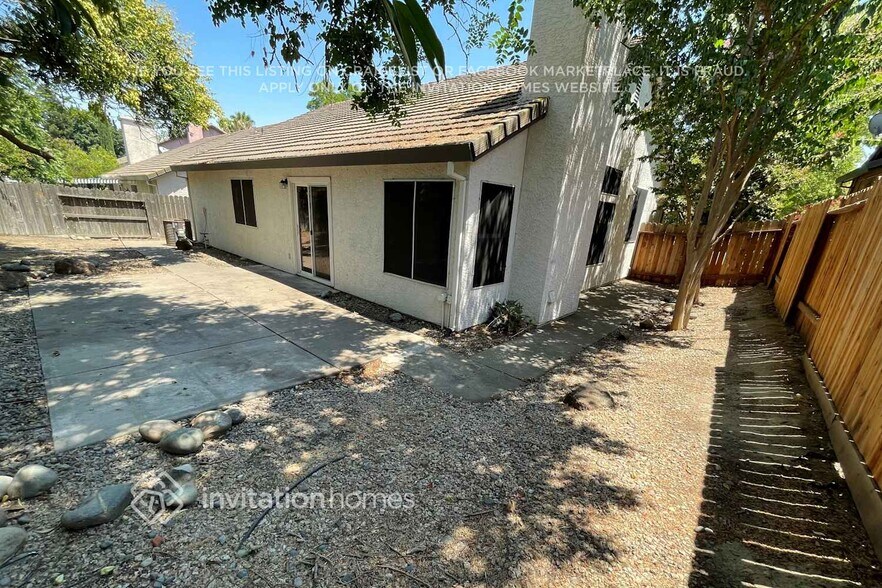 Building Photo - 8441 Solitude Ct