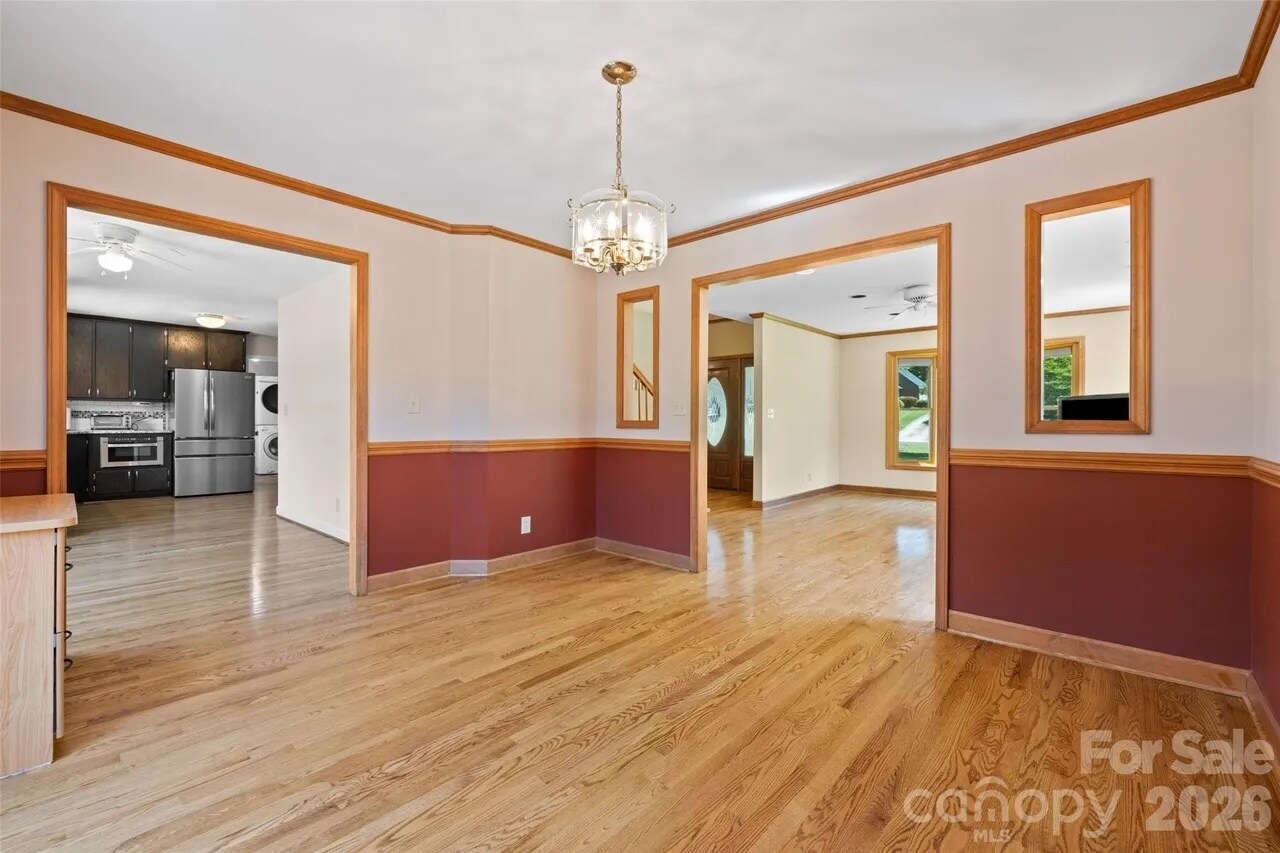 Building Photo - 3010 Eaker Dr