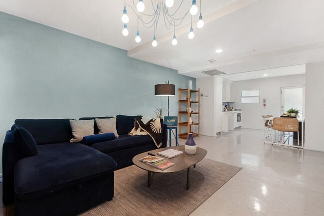 Building Photo - 250 Collins Ave