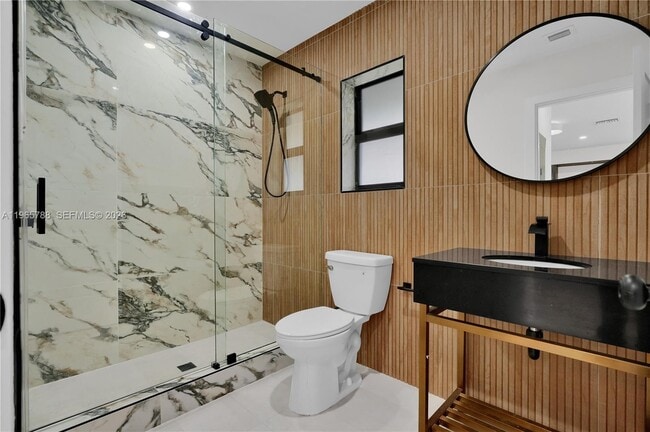 Building Photo - 5980 SW 40th Ave