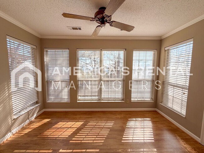 Building Photo - Inverness Area Living: Utilities Included plus Pool Access