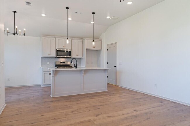 Building Photo - 417 Haven St