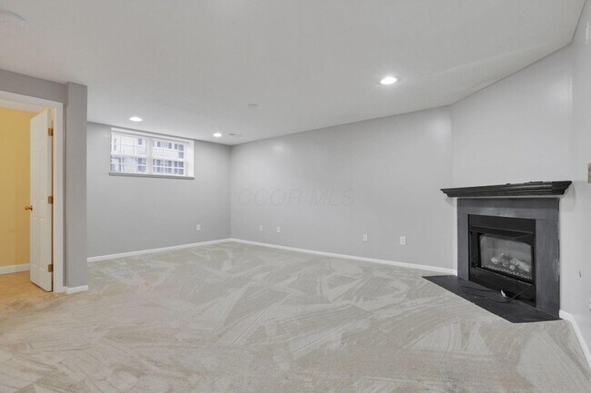 Building Photo - 243 Oxford Oak Dr