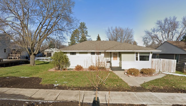 Primary Photo - 3 Bed 2 Bath Home