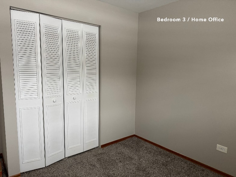 Building Photo - 9720 Ravinia Ct