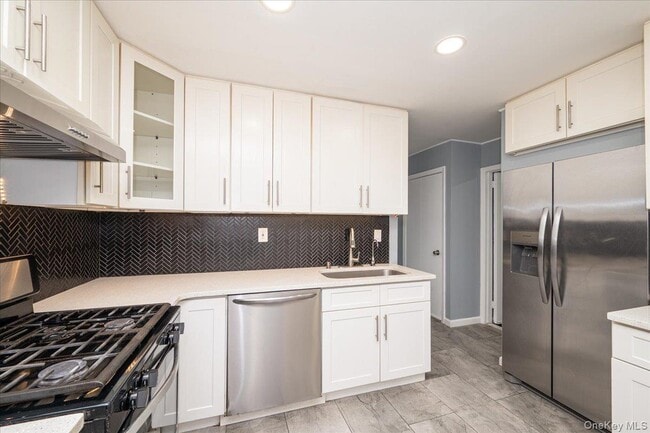 Building Photo - 54 Ketcham Ave