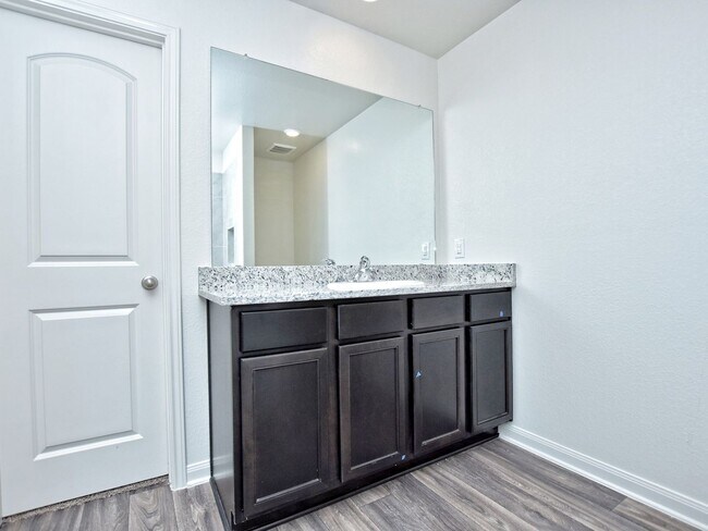 Building Photo - 1794 SF Home in Stonebridge Crossing - 4 B...