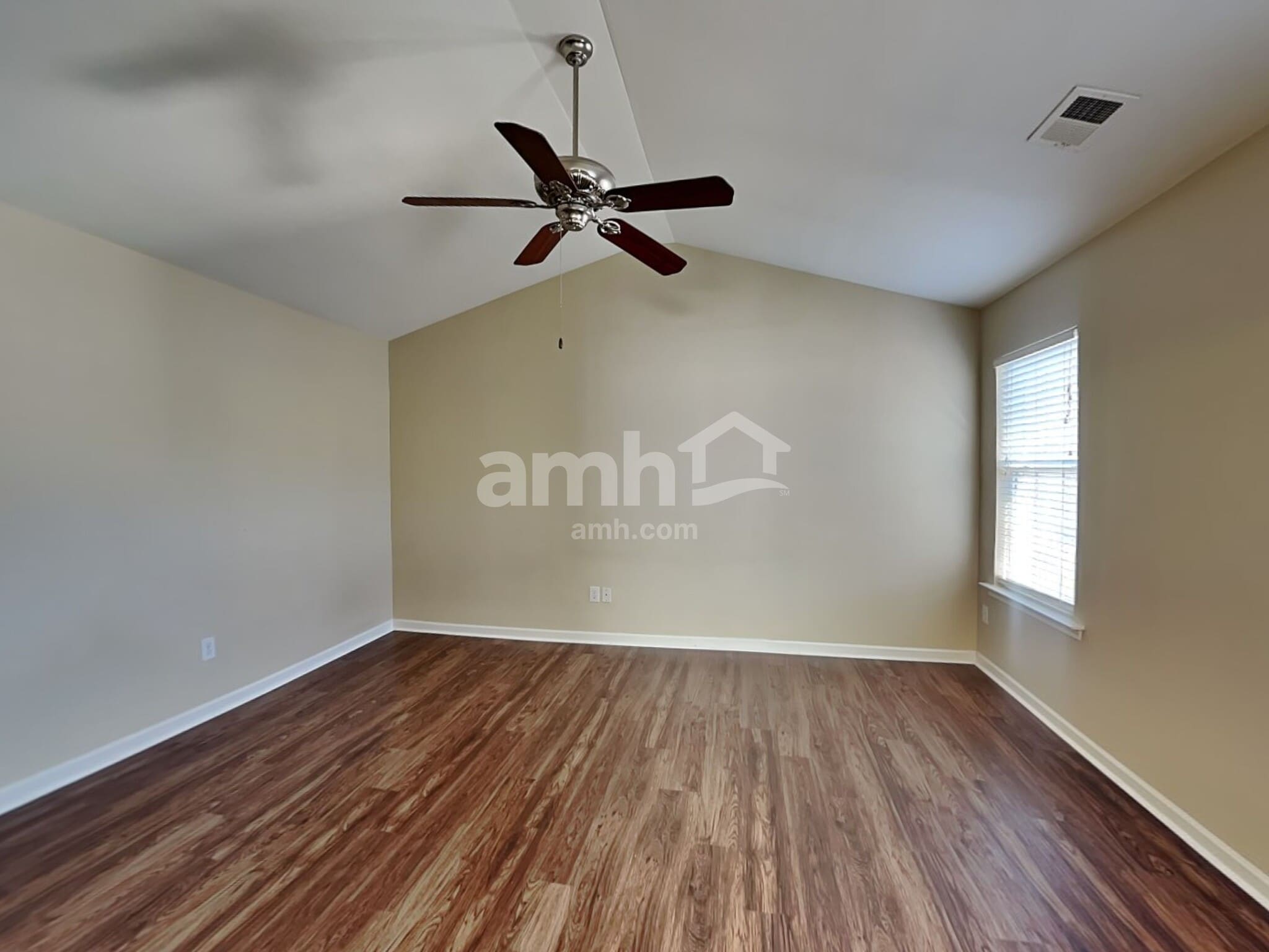 Building Photo - 15534 Crossing Gate Dr