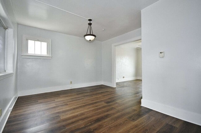 Building Photo - Charming 3-bedroom, 1-bathroom house locat...
