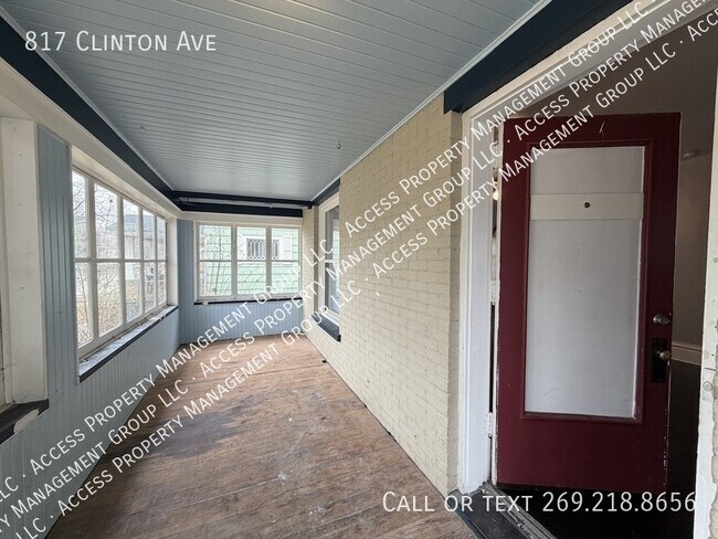 Building Photo - 817 Clinton Ave