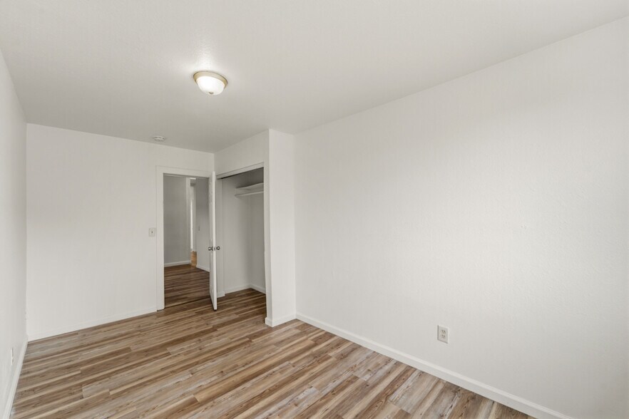 Building Photo - 400 Bissell Ave