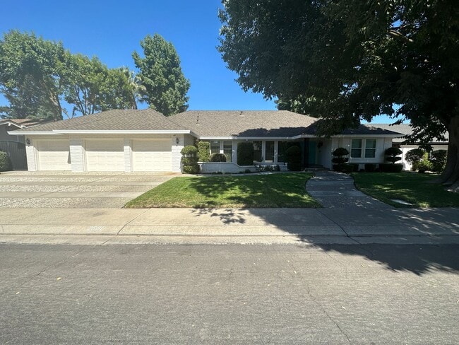 Primary Photo - 2601 Bardolino Ln