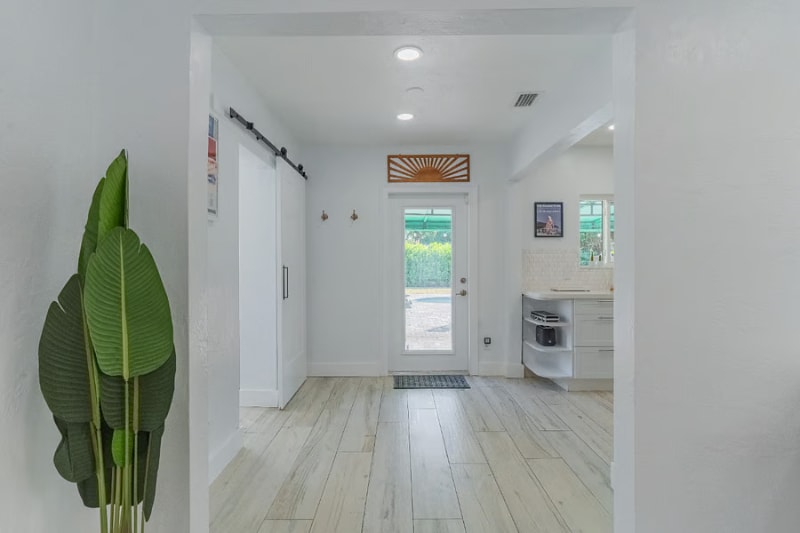 Building Photo - 1520 NE 16th Ave