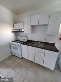 Building Photo - 2606 N 33rd St