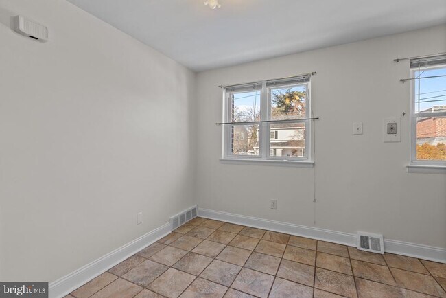 Building Photo - 5448 Hermit Terrace