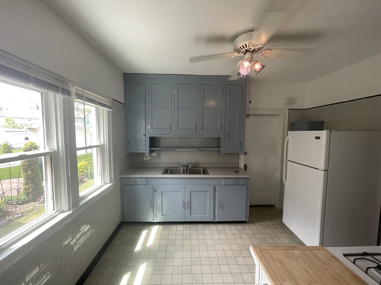 Building Photo - 2172 Bunts Road