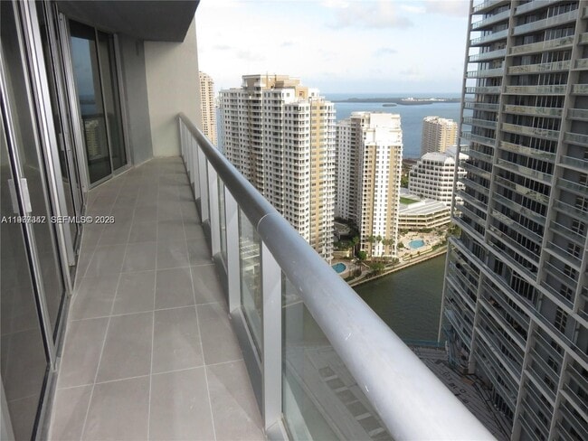 Building Photo - 475 Brickell Ave