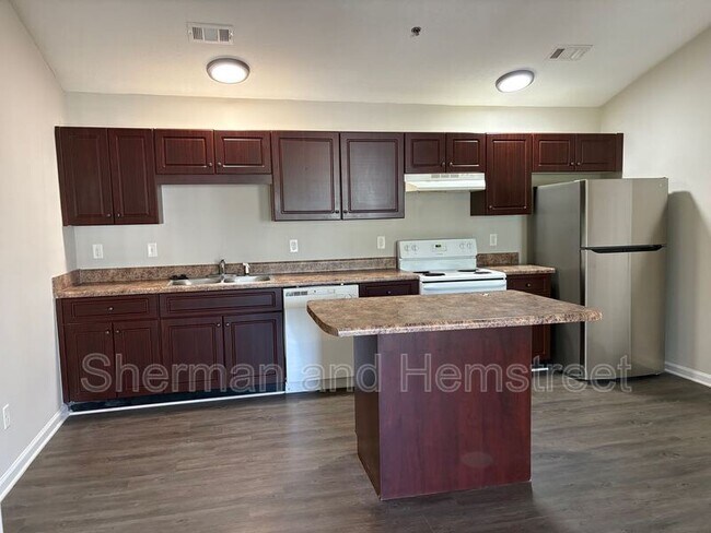Building Photo - 3800 London Ct SW