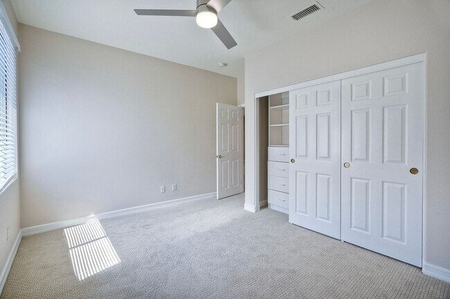 Building Photo - 4Bed/3Bath Carlsbad Home with Office  & Lo...