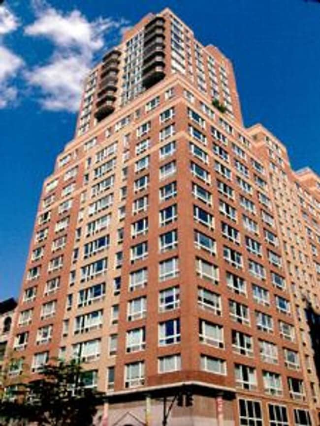 Building Photo - 201 E 80th St