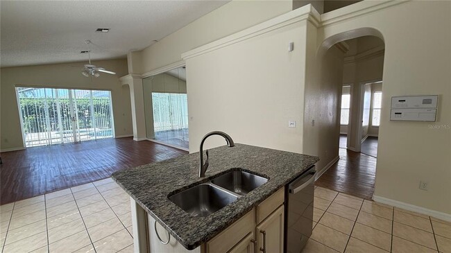 Building Photo - 16644 Rolling Green Dr