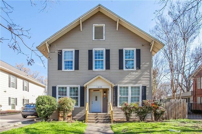 Primary Photo - HUGE 7-Bedroom House Just Blocks from Campus!